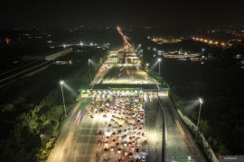 DKI kemarin, lalin keluar dari Jabodetabek hingga suasana Kalideres