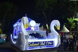 Pemkot Jambi fasilitasi warga pawai takbir keliling mobil hias