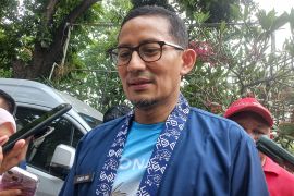 Sandiaga Uno akui masih berjuang atasi tiket transportasi yang mahal