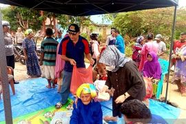 Pj Bupati Gorontalo Utara tangani warga terdampak banjir Tolinggula