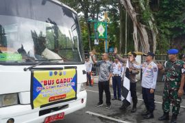 ARUS MUDIK - Sekda HSS tekankan kenyamanan bagi para pemudik