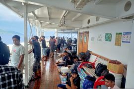 KSOP Ambon catat penumpang kapal capai 9.615 orang pada H-3 jelang Lebaran 2024