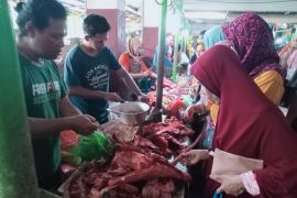 Harga daging sapi di Mataram tembus Rp140.000 per kilogram jelang Lebaran