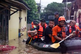 Wali Kota Pasuruan tinjau banjir