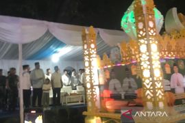 Wali Kota Medan lepas ratusan  mobil hias untuk takbir keliling