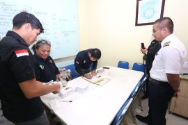 Polda Sumut tes urine 19 awak  kabin di Bandara Kualanamu negatif