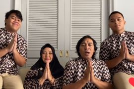 Lebaran "uhuy" bersama Komeng