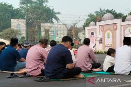 Bupati Karawang ajak masyarakat jadikan momentum Lebaran untuk perkuat silaturahmi