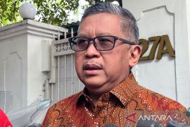 Hasto sebut dihubungi Megawati soal kedatangan Rosan hari ini