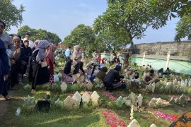 Ribuan muslim Bali pilih ziarah di hari Lebaran