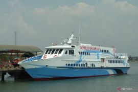 Kapal penyeberangan Jepara-Karimunjawa beroperasi selama libur Lebaran