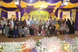 LEBARAN - Warga berbondong-bondong hadiri "open house" Pj Bupati HSS