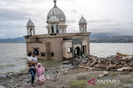 Wisata masjid terapung bekas tsunami Palu Page 3 Small