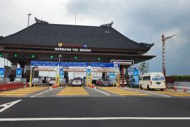 Volume lalin di tol luar Pulau Jawa pada H1 Lebaran 2024 meningkat