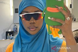 SZA tampil kenakan hijab di momen Lebaran 2024