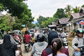 LEBARAN - Pengunjung padati objek wisata "Riam Banjadik" HST Kalsel
