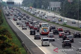 Lalu lintas tol Jabodetabek dan Jabar meningkat pada H1--H2 Lebaran