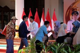 Bupati Sidoarjo sajikan menu PKL-UMKM saat halal bihalal