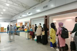 Puncak arus balik Lebaran 2024 di Bandara Lombok diprediksi 15 April