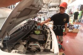 Tidak hanya saat mudik, cek pelumas juga wajib dilakukan saat akan balik