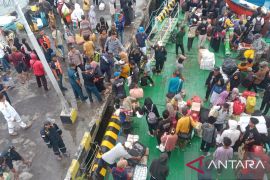 Disnav Bali operasikan dua kapal angkut pemilir dari Madura