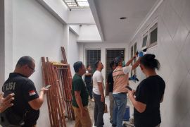 Televisi 32 inci hilang, pencuri bobol rumah pemenangan Prabowo-Gibran