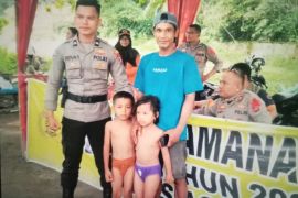 Petugas Pantai Tiku Agam temukan anak-lansia terpisah dari keluarga