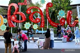 Puncak arus balik lebaran di bandara I Gusti Ngurah Rai Bali