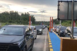 Hutama Karya berlakukan diskon tarif 20 persen di tiga ruas Jalan Tol Trans Sumatera