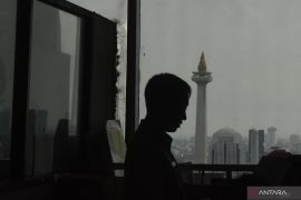 Sekretaris Petojo  diberhentikan sementara akibat pamer kemewahan