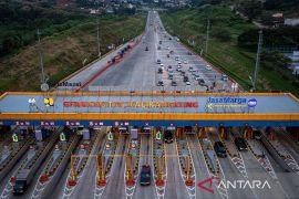 Arus di Gerbang Tol Kalikangkung Semarang kembali normal dua arah