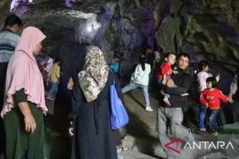 Sisa-sisa peradaban Goa Putri dan Goa Harimau