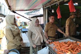 Penjabat Bupati Tabalong pantau harga kebutuhan pokok