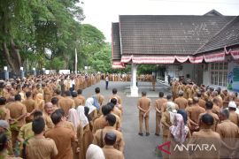 Pj Wali Kota minta ASN tingkatkan kinerja