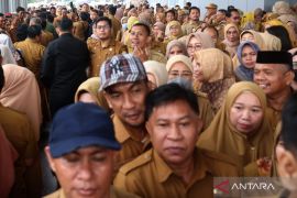Halal bihalal ASN di Sulawesi Tenggara Page 2 Small