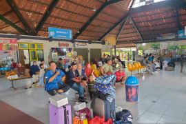 Penumpang arus balik dari Bojonegoro meningkat 100 persen