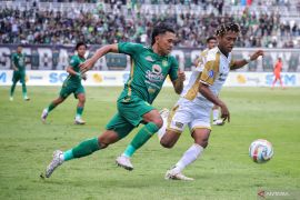 Dewa United bungkam Persebaya 3-0 di Gelora Bung Tomo