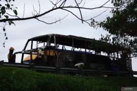 Sembilan penumpang tewas akibat bus terbakar di Karnataka India