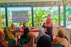 Relawan PMI Jember bantu korban gempa Bawean atasi kecemasan