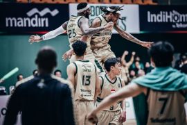 Borneo Hornbills cetak 100 poin saat lumat Rajawali dalam laga IBL