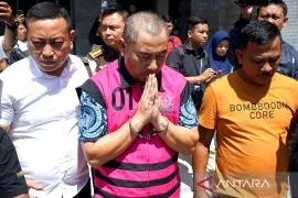 Tahap II dugaan korupsi mantan Bupati Bone Bolango masih ditunda