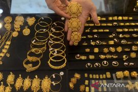 Emas Antam hari ini jatuh ke Rp1,924 juta/gram