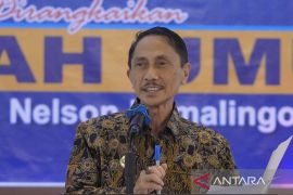 Pemkab Gorontalo serahkan hibah bangunan Universitas Gorontalo