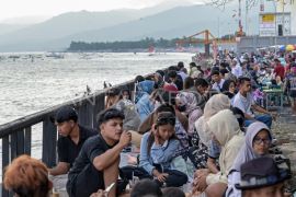 Tradisi lebaran topat di Pulau Lombok Page 2 Small