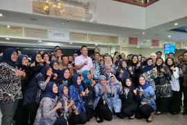 Menteri AHY ajak warga manfaatkan loket prioritas di BPN Surabaya 1