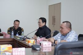 Firman Yusi nyatakan tindaklanjuti aspirasi Lurah dan Kades sekecamatan Kelua Kalsel