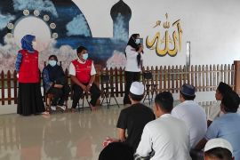 Petugas kesehatan Lapas Kalianda berikan penyuluhan kesehatan kepada warga binaan