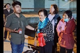 Pemkot Bitung terima ratusan warga Sitaro terdampak erupsi Gunung Ruang