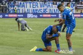 Persib Bandung libas Persebaya Surabaya 3-1