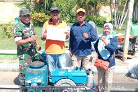 Kementan bantu alsintan kelompok tani di Situbondo